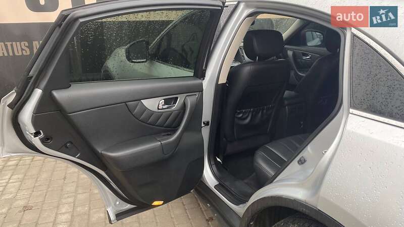 Внедорожник / Кроссовер Infiniti QX70 2014 в Виннице