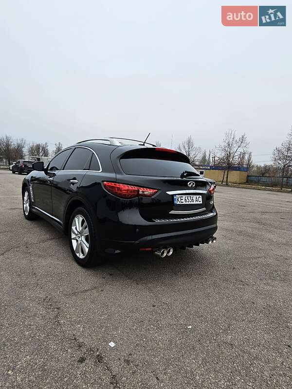 Внедорожник / Кроссовер Infiniti QX70 2014 в Днепре