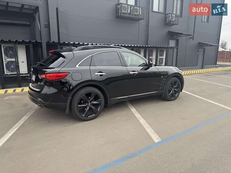Внедорожник / Кроссовер Infiniti QX70 2017 в Чернигове