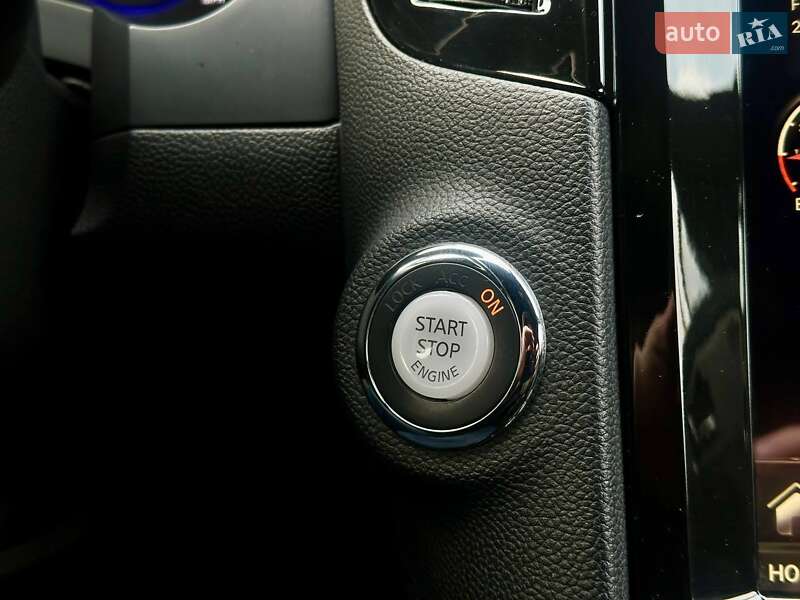 Внедорожник / Кроссовер Infiniti QX70 2015 в Одессе