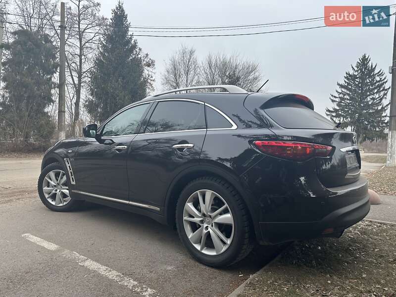 Позашляховик / Кросовер Infiniti QX70 2015 в Обухові