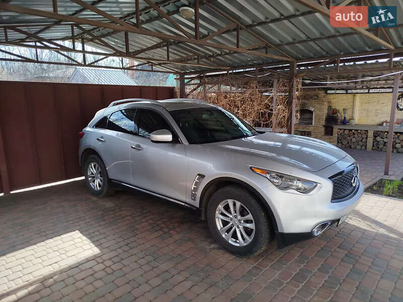 Внедорожник / Кроссовер Infiniti QX70 2017 в Харькове