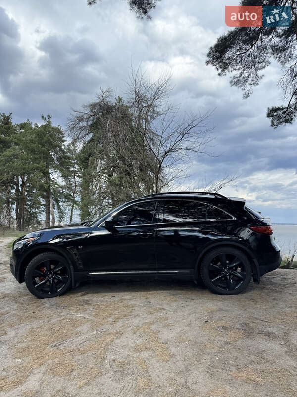Внедорожник / Кроссовер Infiniti QX70 2016 в Черкассах