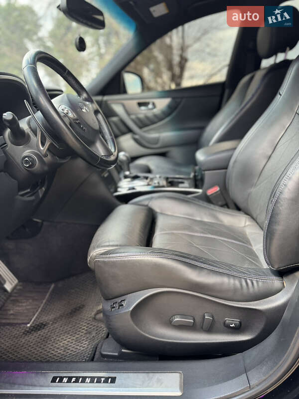 Внедорожник / Кроссовер Infiniti QX70 2016 в Черкассах