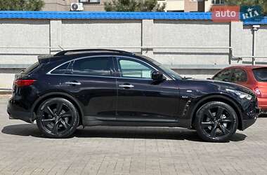Внедорожник / Кроссовер Infiniti QX70 2015 в 