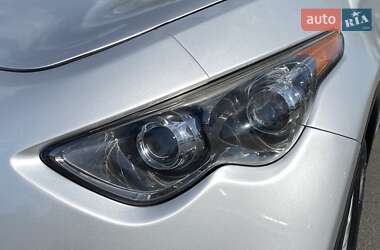 Внедорожник / Кроссовер Infiniti QX70 2015 в 