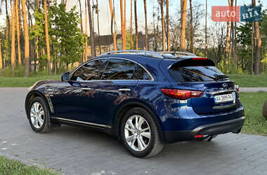 Внедорожник / Кроссовер Infiniti QX70 2014 в 
