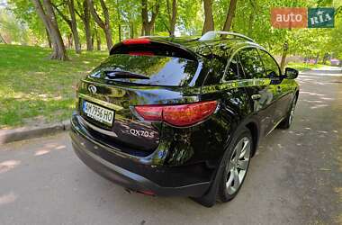 Внедорожник / Кроссовер Infiniti QX70 2013 в 