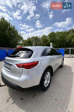 Внедорожник / Кроссовер Infiniti QX70 2016 в 