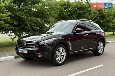 Внедорожник / Кроссовер Infiniti QX70 2013 в 