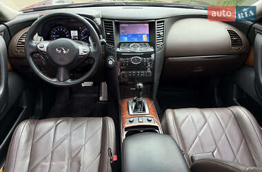 Внедорожник / Кроссовер Infiniti QX70 2013 в 
