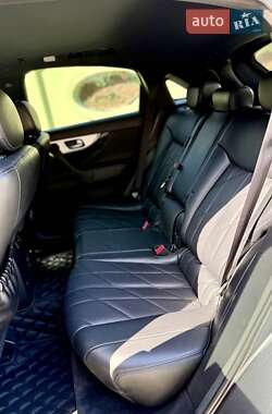 Позашляховик / Кросовер Infiniti QX70 2015 в 