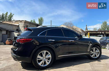 Позашляховик / Кросовер Infiniti QX70 2015 в 