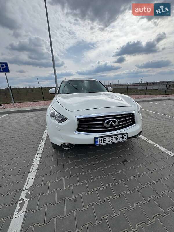 Внедорожник / Кроссовер Infiniti QX70 2013 в Николаеве
