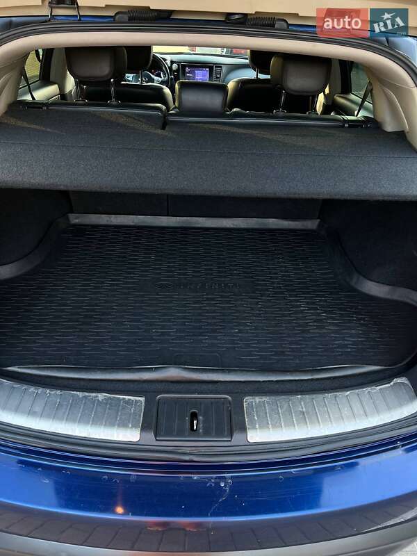Внедорожник / Кроссовер Infiniti QX70 2013 в Хмельницком
