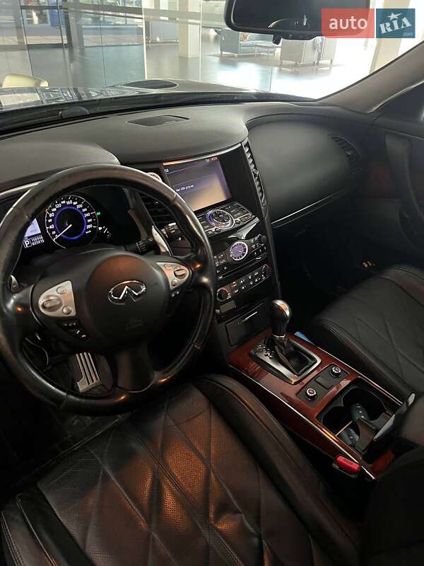 Внедорожник / Кроссовер Infiniti QX70 2013 в Хмельницком