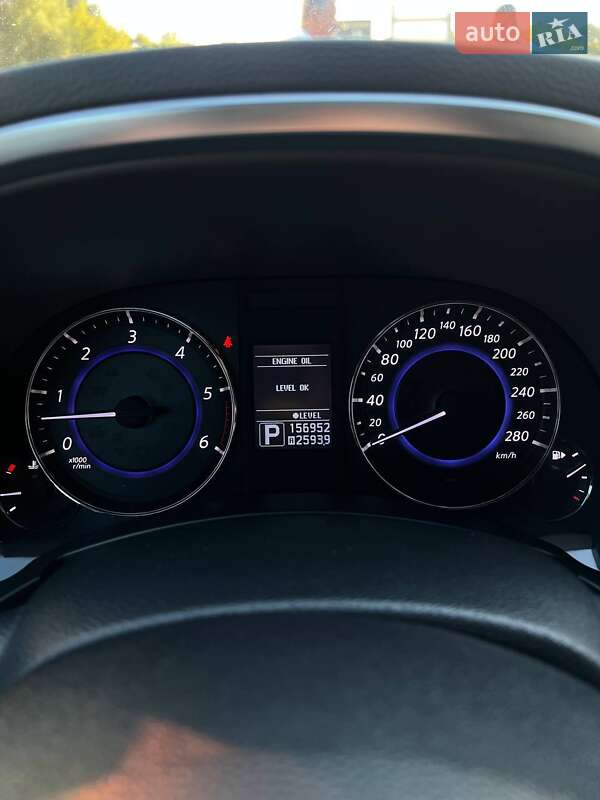 Внедорожник / Кроссовер Infiniti QX70 2013 в Хмельницком