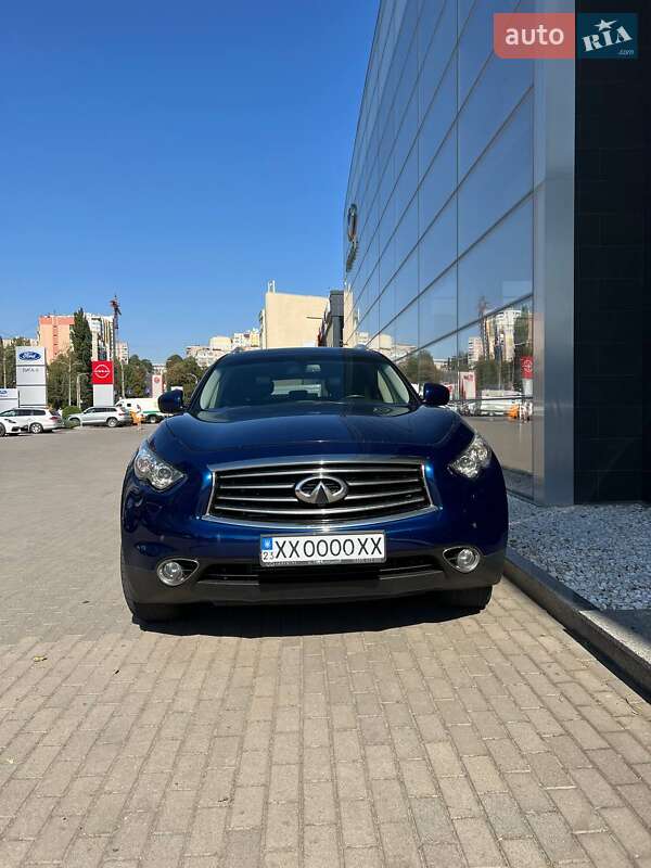 Внедорожник / Кроссовер Infiniti QX70 2013 в Хмельницком