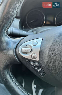 Внедорожник / Кроссовер Infiniti QX70 2014 в 