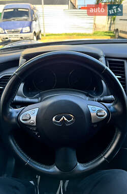 Внедорожник / Кроссовер Infiniti QX70 2014 в 
