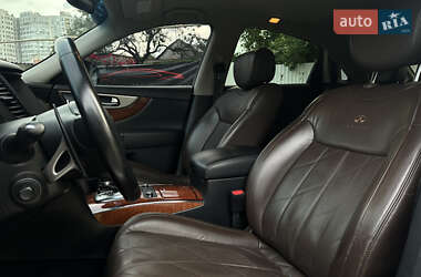 Позашляховик / Кросовер Infiniti QX70 2013 в 