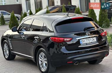 Внедорожник / Кроссовер Infiniti QX70 2017 в 