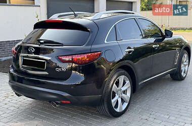 Позашляховик / Кросовер Infiniti QX70 2013 в 