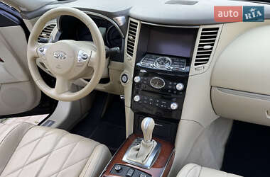Позашляховик / Кросовер Infiniti QX70 2013 в 