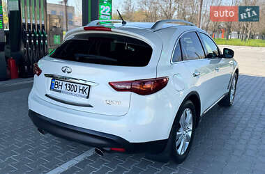 Позашляховик / Кросовер Infiniti QX70 2013 в 