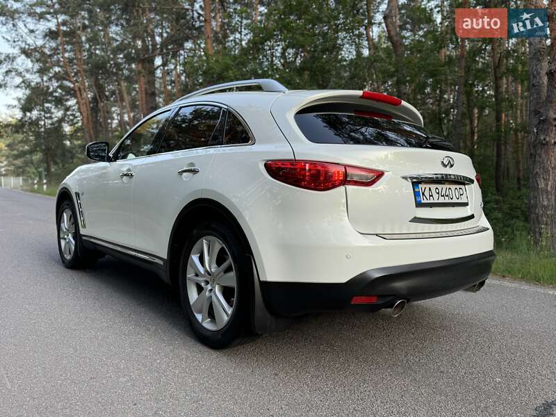 Внедорожник / Кроссовер Infiniti QX70 2014 в Киеве