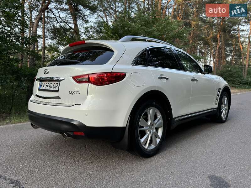 Внедорожник / Кроссовер Infiniti QX70 2014 в Киеве