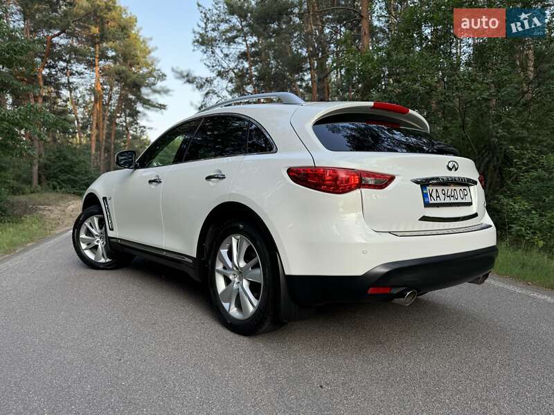 Внедорожник / Кроссовер Infiniti QX70 2014 в Киеве