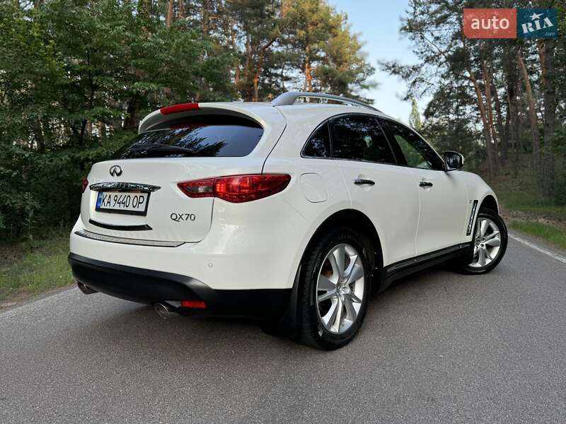 Внедорожник / Кроссовер Infiniti QX70 2014 в Киеве