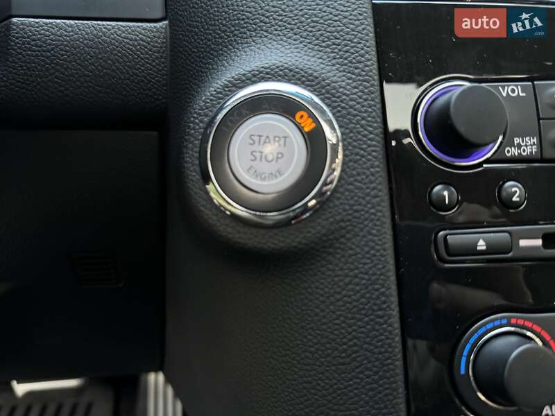 Внедорожник / Кроссовер Infiniti QX70 2014 в Киеве