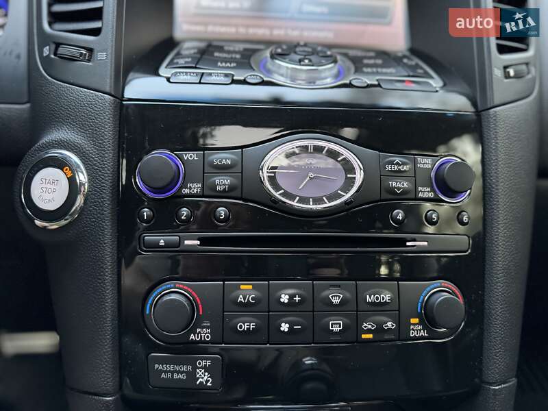 Внедорожник / Кроссовер Infiniti QX70 2014 в Киеве