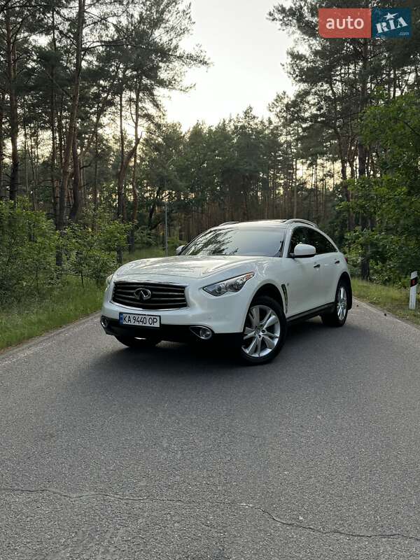 Infiniti QX70 2014