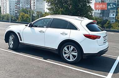 Внедорожник / Кроссовер Infiniti QX70 2014 в 