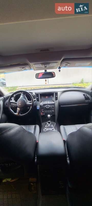 Внедорожник / Кроссовер Infiniti QX70 2015 в Вараше