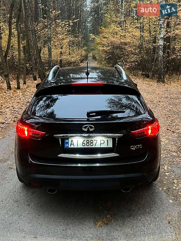 Внедорожник / Кроссовер Infiniti QX70 2014 в Киеве