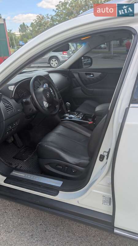 Внедорожник / Кроссовер Infiniti QX70 2013 в Львове