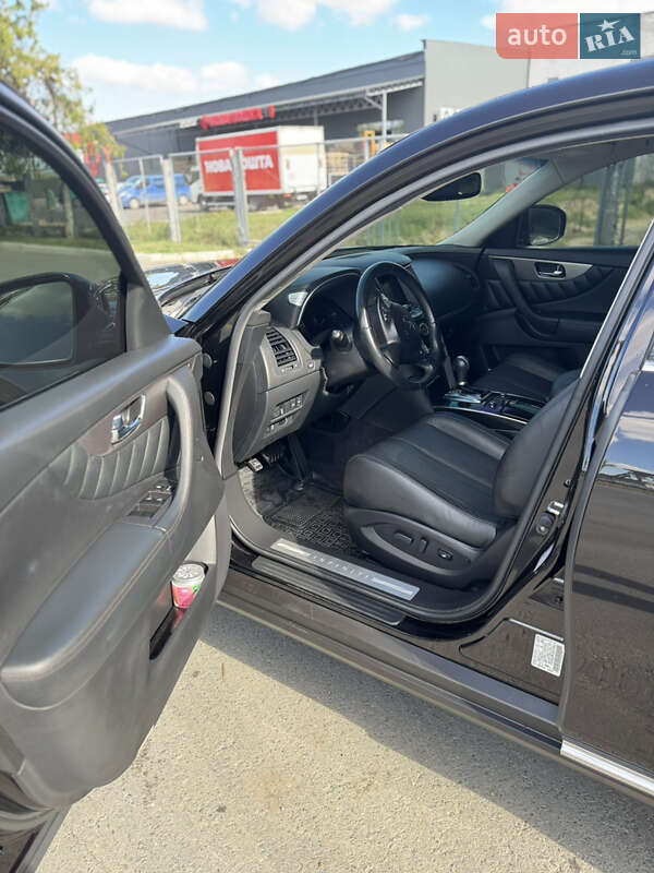 Внедорожник / Кроссовер Infiniti QX70 2017 в Измаиле