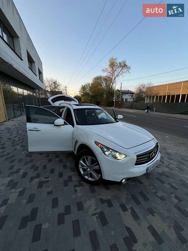 Внедорожник / Кроссовер Infiniti QX70 2013 в Киеве
