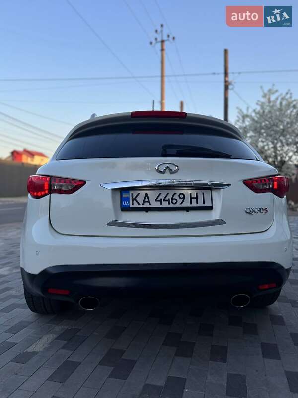 Внедорожник / Кроссовер Infiniti QX70 2013 в Киеве