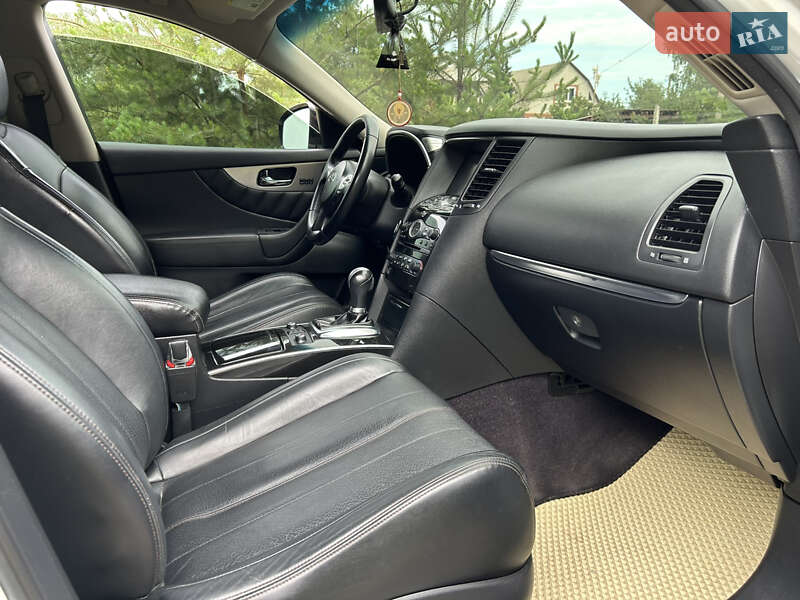 Внедорожник / Кроссовер Infiniti QX70 2014 в Полтаве фото 19 Внедорожник / Кроссовер Infiniti QX70 2014 в Полтаве