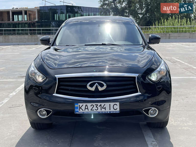 Infiniti QX70 2013