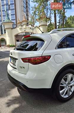 Внедорожник / Кроссовер Infiniti QX70 2014 в 