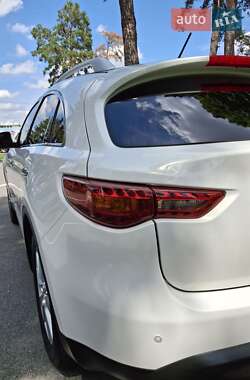 Внедорожник / Кроссовер Infiniti QX70 2014 в 