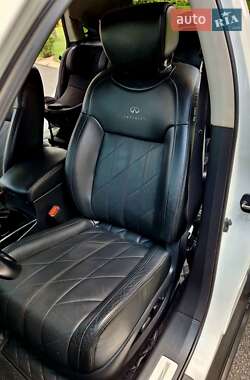 Внедорожник / Кроссовер Infiniti QX70 2014 в 