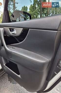 Внедорожник / Кроссовер Infiniti QX70 2014 в 
