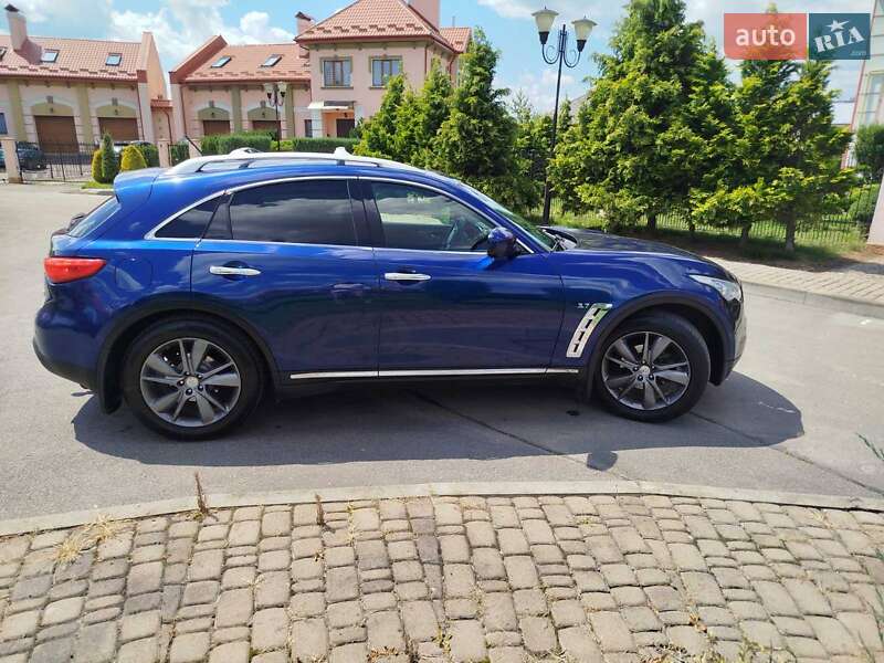 Внедорожник / Кроссовер Infiniti QX70 2015 в Шептицькому